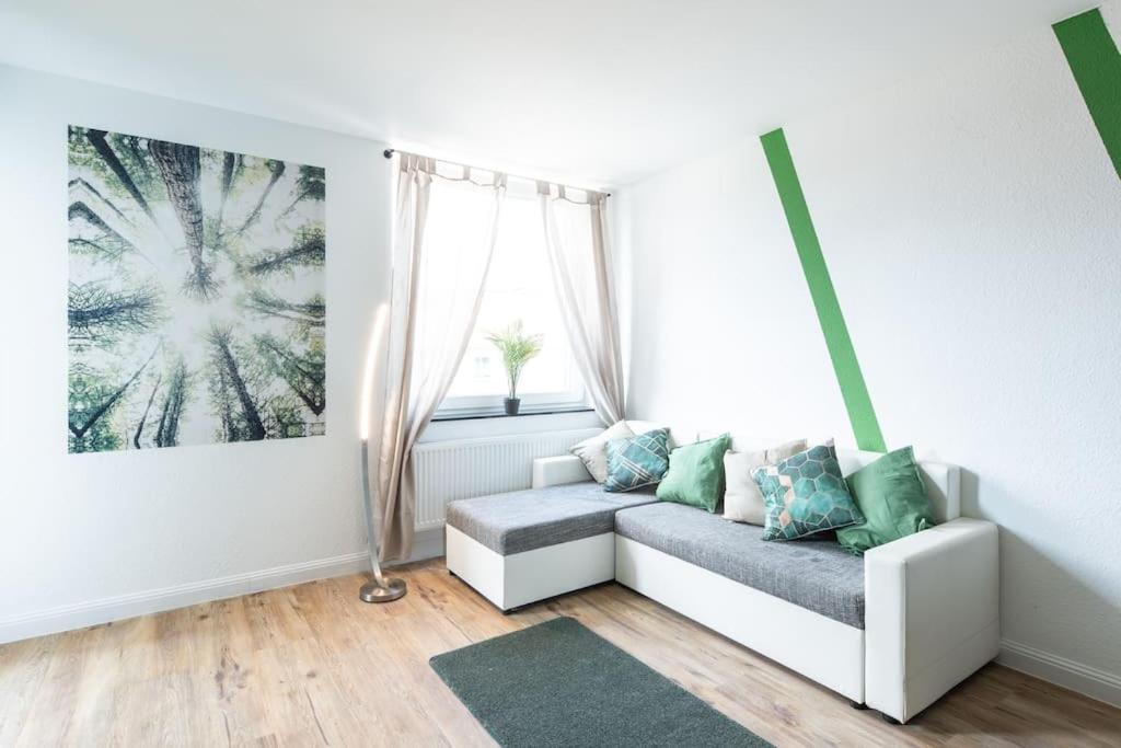 Nature Inspiration Apartment With Balcony & Grill Bbq In Duisburg Mitte Central Station 10 Mins & Big Tv With Photo Lights Exterior foto